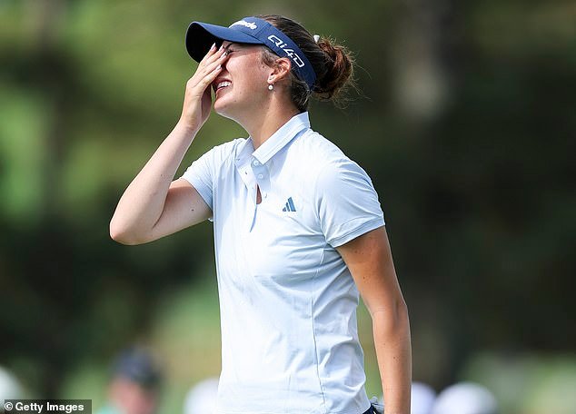 La estrella adolescente del golf Asterisk Talley rompe a llorar después de un brutal colapso en el Augusta National Women’s Amateur.