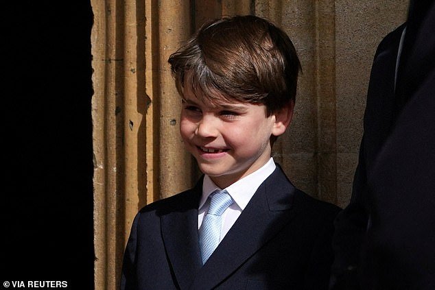 El traje cruzado que usa el Príncipe Louis se roba el espectáculo en el servicio de Pascua mientras los fanáticos notan cómo ha crecido