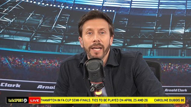 Con el corazón roto, Sam Matterface revela que su padre murió en “circunstancias impactantes y repentinas” y dice: “No me siento bien”, mientras el comentarista inglés rinde su emotivo homenaje en vivo en talkSPORT.