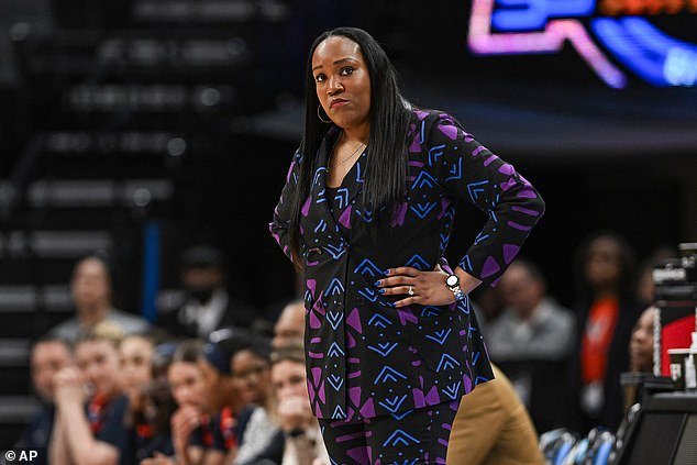 El entrenador de March Madness fue despedido en medio de una cultura ‘tóxica y de pesadilla’… y ‘casi TODOS los jugadores estaban listos para jugar’