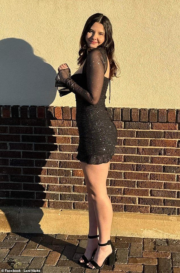 Una terrible tragedia ocurre después de que una joven de 18 años se sentara en el alféizar de la ventana de un automóvil mientras circulaba por la autopista de Oklahoma.