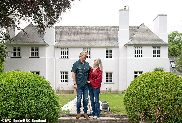 Un modesto bungalow en Edimburgo que los propietarios inicialmente ODIABAN y espera ser nombrado Casa Escocesa del Año