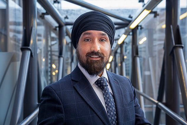 CHARANDEEP SINGH: Escocia está bajo una presión implacable… pero a 15 minutos del otro lado de la frontera la historia es muy diferente
