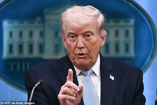 Crecen las especulaciones sobre quién es el filtrador “enfermo” que Trump intentó poner tras las rejas después de arriesgarse a rescatar a un piloto iraní.