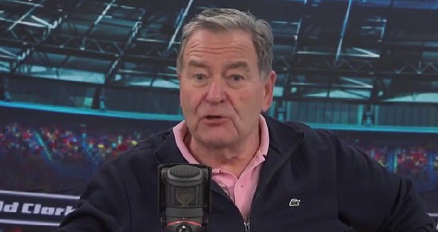 Jeff Stelling, de 71 años, protagonizará junto a su hijo la nueva serie del exitoso reality show de televisión, ampliando sus horizontes como un popular presentador de deportes después de presentar Soccer Saturday de Sky Sports durante 29 años.