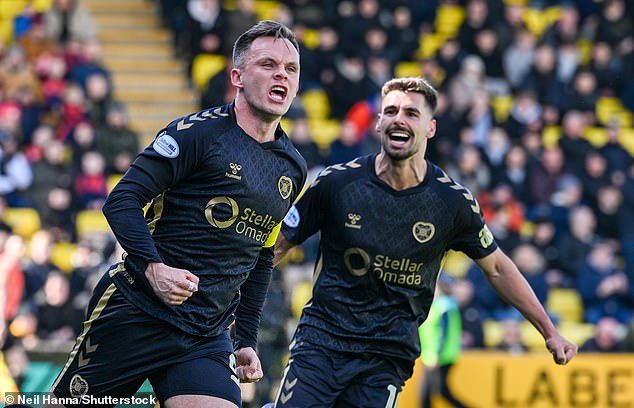 Ha sido un desastre impredecible y defectuoso en la carrera por el título… pero esto es lo que potencialmente podría darle a Hearts la ventaja sobre Celtic y Rangers.