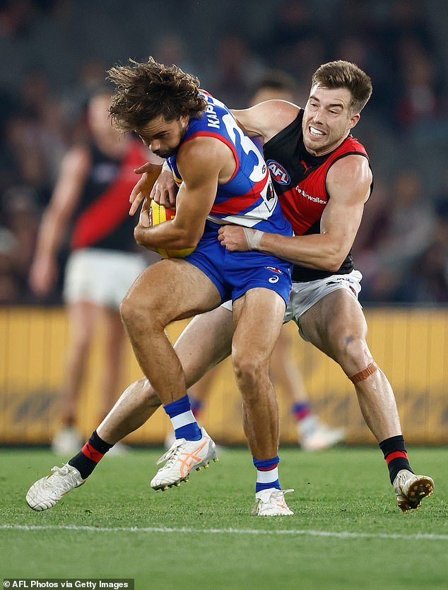 Footy WAG ataca descaradamente al equipo AFL de su esposo después de enojar a los grandes del juego con un controvertido video de TikTok