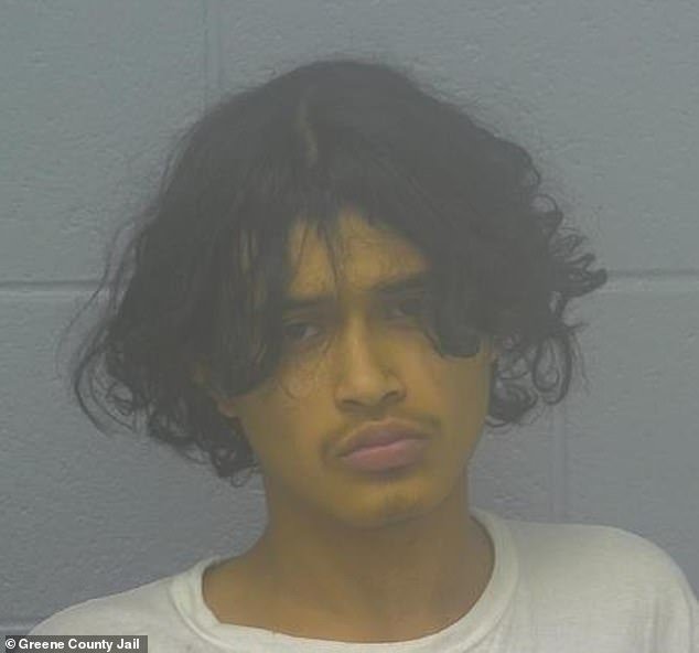 ICE libera a un migrante detenido liberado por Obama que ‘engañó a un niño de 15 años haciéndose pasar por una niña en línea y luego le disparó’