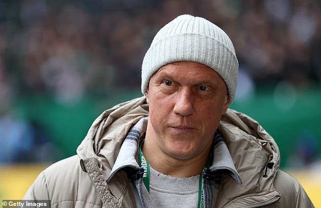 El héroe de culto de la Premier League comparte su actualización tras el problema de salud tras tres trasplantes de riñón