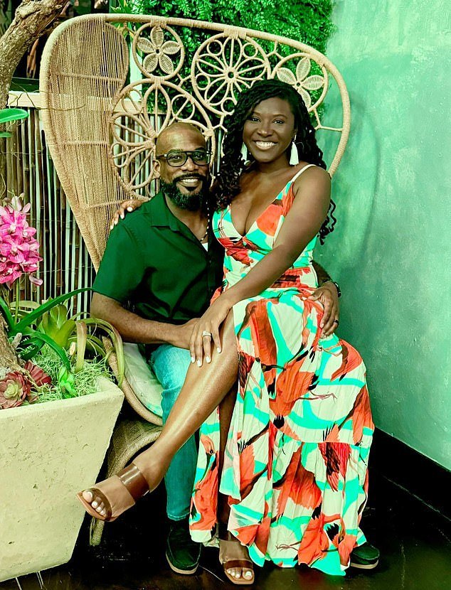 Oscuros secretos matrimoniales de una estrella demócrata en ascenso encontrada asesinada en una elegante casa de Florida… y el comportamiento verdaderamente inquietante de su marido después de su muerte