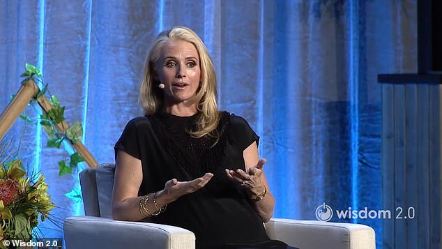 Conmoción por el clip desenterrado de la esposa de Gavin Newsom que revela cómo su experiencia de matar accidentalmente a su hermana cuando era niña la ayudó a ganarse a los prisioneros endurecidos.