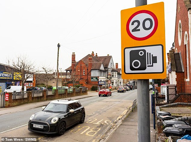 Se culpa a la introducción de zonas de 20 mph por aumentar a casi un millón el número de conductores que reciben puntos en su licencia.