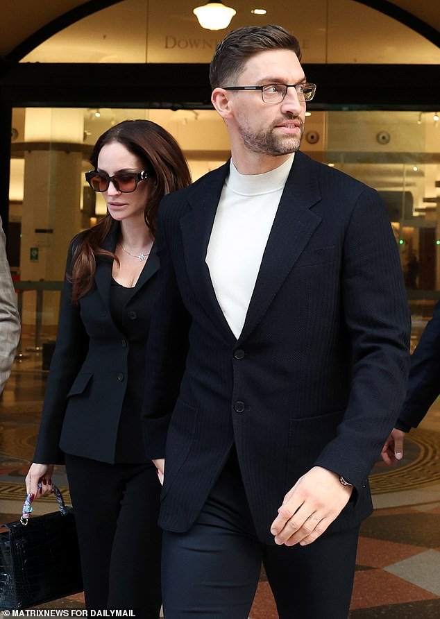 Se ha planteado una escandalosa pregunta sobre sexo en el tribunal cuando surgieron acusaciones descabelladas contra la prometida de la fundadora de BondiBoost, Alexandra Jakob, Alexandra Jakob, y su ex amante, LUCY MANLY, en una telenovela caótica.