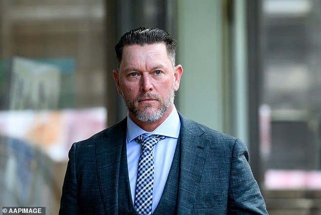 El ÚNICO otro soldado australiano acusado de un crimen de guerra, el miembro más condecorado del SAS del país, Ben Roberts-Smith, es arrestado.