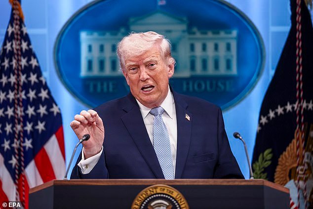 Trump celebra el “gran día para la paz mundial” mientras Estados Unidos llega a un acuerdo de último minuto para evitar el baño de sangre final y trabajar hacia una paz definitiva con Irán.