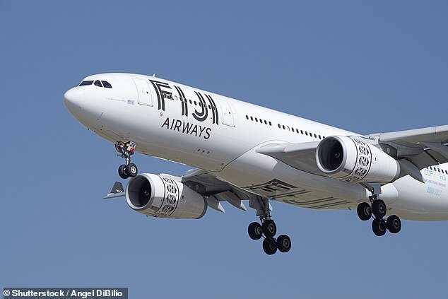 Caos en el aire cuando el vuelo de Fiji Airways procedente de Sydney intenta aterrizar en Fiji TRES veces antes de ser desviado, mientras los pasajeros vomitan en los pasillos.