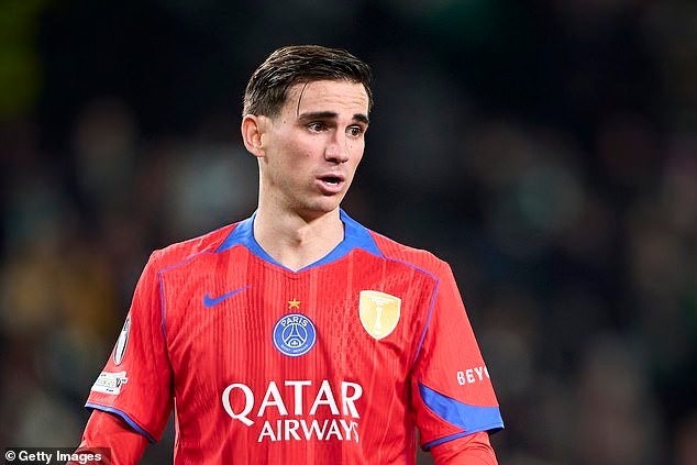 Apenas unas horas antes del choque contra el Liverpool, la concentración del PSG está alborotada porque la estrella “se niega a jugar” debido a una lesión en la rodilla, pero los conocedores del club creen que el jugador está “completamente bien”.