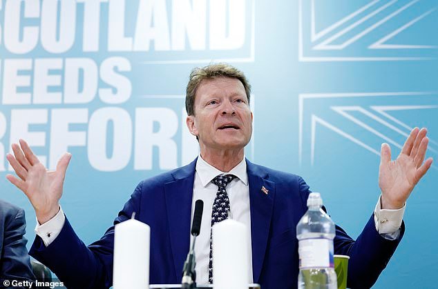 El segundo líder reformista promete que un gobierno liderado por Nigel Farage extraerá “hasta la última gota” del Mar del Norte y permitirá el fracking para obtener gas de esquisto para dar a los británicos “energía barata nuevamente”.