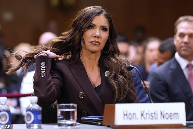 Nueva humillación para Kristi Noem después del escándalo de la tonta de su marido Bryon: ICE Barbie desaparece mientras nuevos y brutales chismes circulan en DC