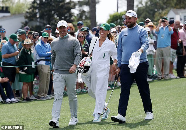 Rory McIlroy y su esposa Erica compiten en la competencia Masters Par 3 en Augusta mientras la estrella del golf se prepara para defender su título.
