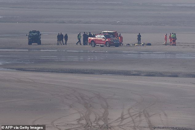 Cuatro inmigrantes mueren al naufragar una embarcación al intentar cruzar el Canal de la Mancha: Francia rechaza la oferta del Reino Unido de interceptar y devolver embarcaciones pequeñas
