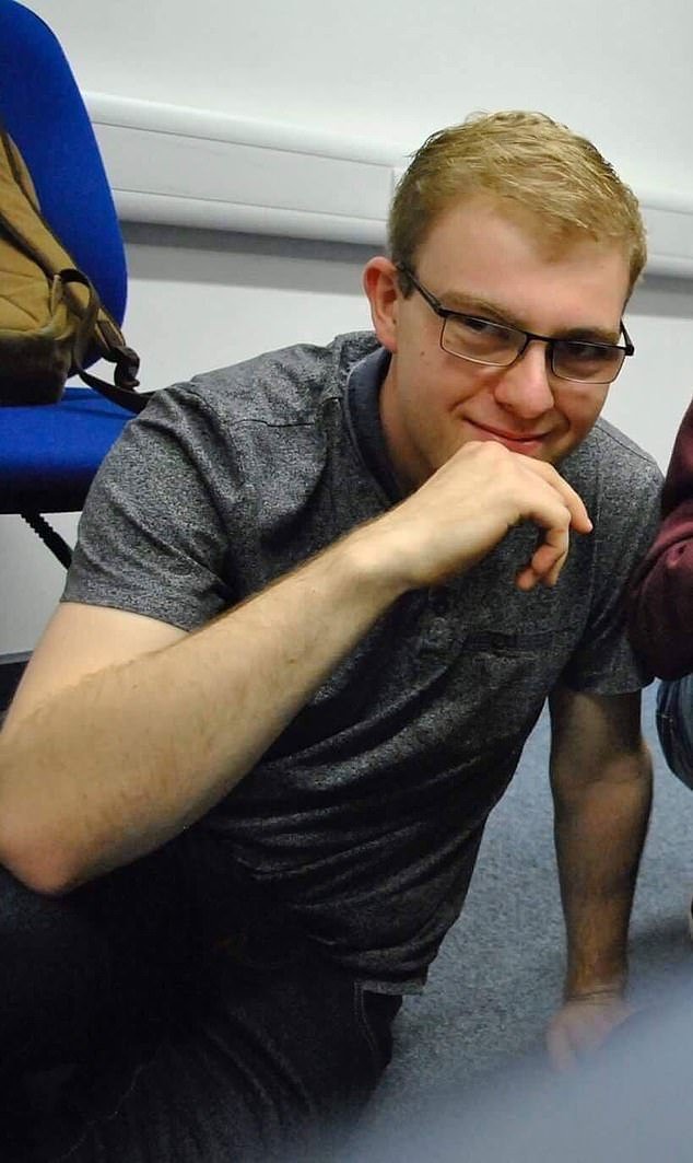 Se ordenó a los exploradores que intensifiquen la capacitación en seguridad luego de la muerte por monóxido de carbono del líder de 21 años mientras usaba una estufa de campamento en su tienda.