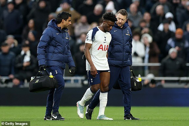 Tottenham sufrió una nueva lesión pocos días antes del primer partido de Roberto De Zerbi como entrenador, con temores de que el jugador clave en la batalla por el descenso se pierda el resto de la temporada.