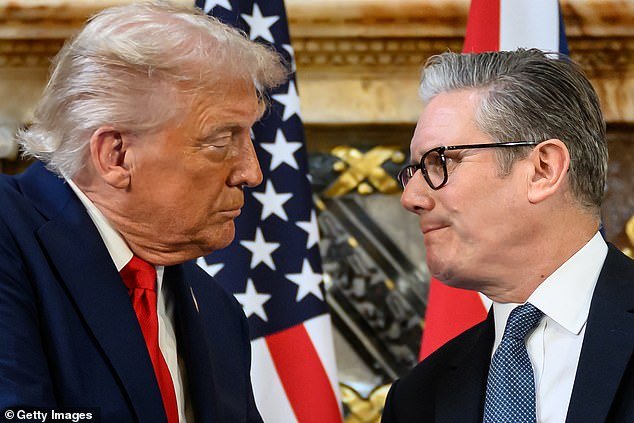 RICHARD LITTLEJOHN: Mi padre en la Royal Navy habría odiado a Trump… pero habría apoyado la lucha contra los nazis en Irán. Aquí podrás enterarte de todo sobre esta guerra.