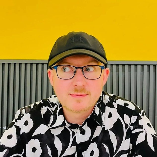 El director del primer bar sin alcohol de Escocia chocó su coche mientras conducía más de cuatro veces el límite de conducción bajo los efectos del alcohol.