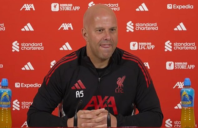 Arne Slot insiste en que se siente apoyado por los jefes y fanáticos del Liverpool a pesar de las dudas sobre su futuro: DIRECTORES DE PRENSA DE LA PREMIER LEAGUE EN VIVO