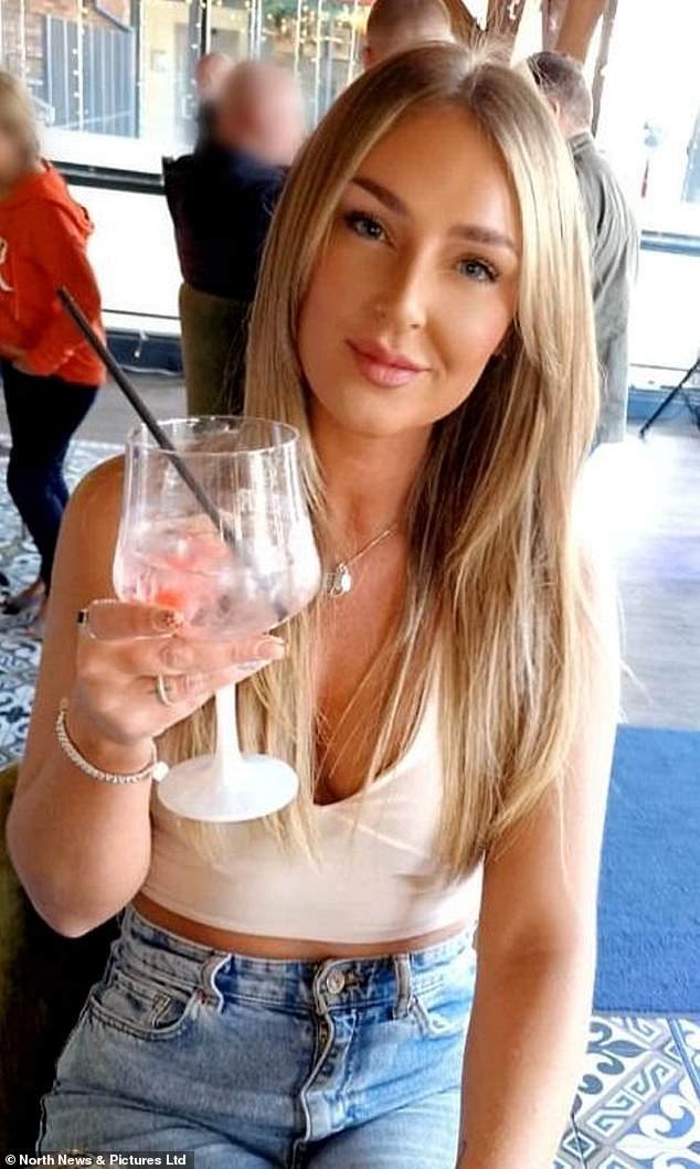 La investigación descubrió que la madre de 33 años murió después de que se distrajera con su teléfono y se interpusiera en el camino de un camión.