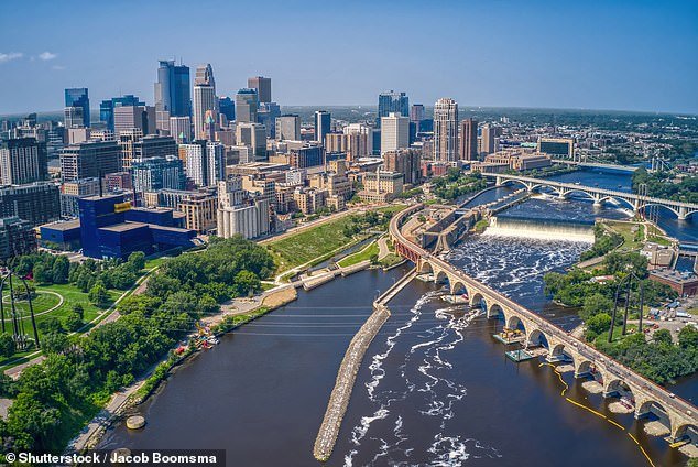 El “estado más disfuncional” de Estados Unidos está empeorando a medida que más escándalos golpean el bastión liberal