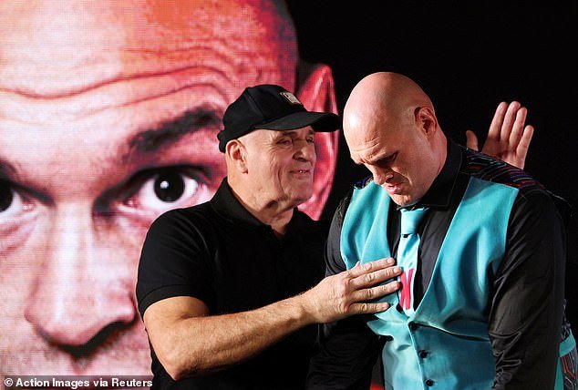 El cambio de sentido del retiro que ha dividido a la familia Fury: la decisión de Tyson Fury de volver a boxear fue “difícil” para Paris, “destruyó” su relación con el padre John… ¡y ni siquiera Tommy quiere que pelee!