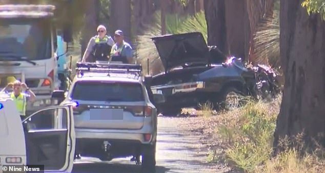 Tres muertos en un terrible accidente después de que un automóvil de alto rendimiento se saliera de la carretera y se estrellara contra un árbol: “Quedó destrozado”