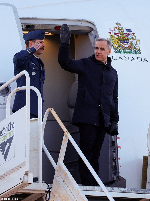 El líder canadiense Mark Carney gastó medio millón de dólares del dinero de los contribuyentes en comidas de avión en su primer año como primer ministro.