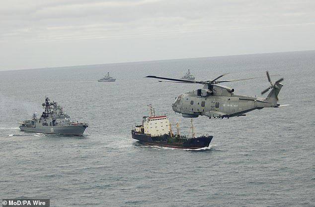 Le Humillation: La otrora poderosa Armada se enfrenta a suplicar a la flota francesa ayuda para patrullar nuestras PROPIAS aguas mientras el primer ministro es objeto de burlas por el acuerdo de Chagos. Cambio de sentido: “Confiamos en nuestro enemigo más antiguo”