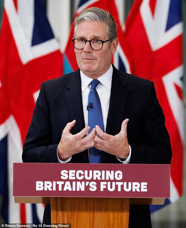 Starmer criticó el “humillante” cambio de sentido de Chagos tras abandonar los planes de entregar las islas a Mauricio en medio de la ira de Estados Unidos.