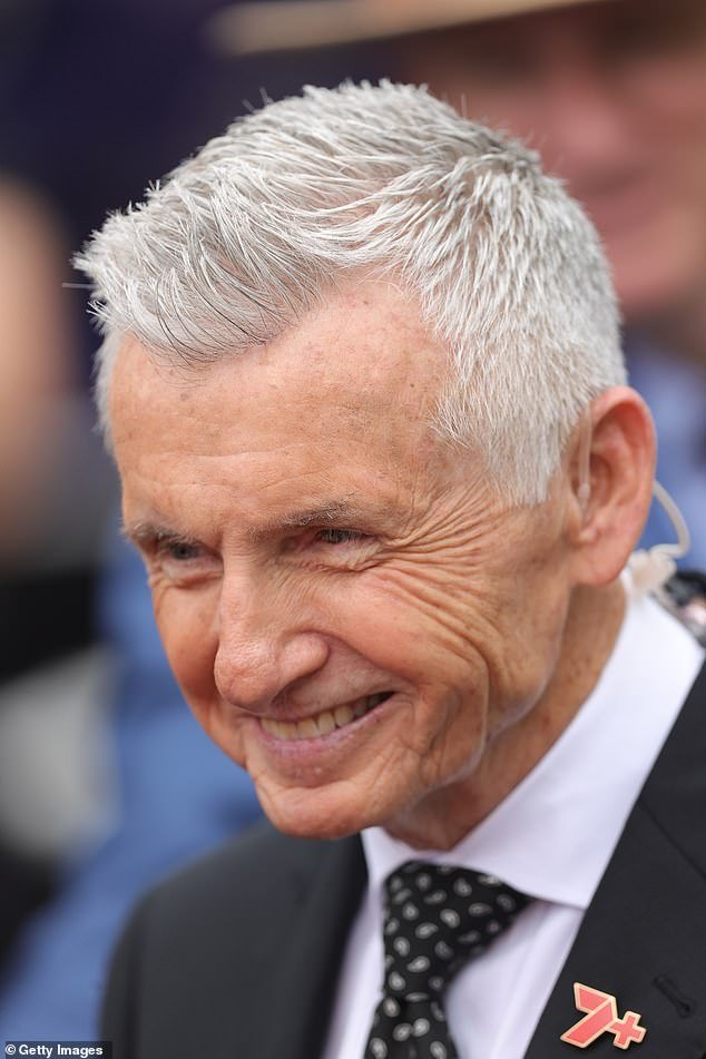Cómo la legendaria estrella de televisión Bruce McAvaney enfureció a su médico y a su esposa después de que le diagnosticaran leucemia