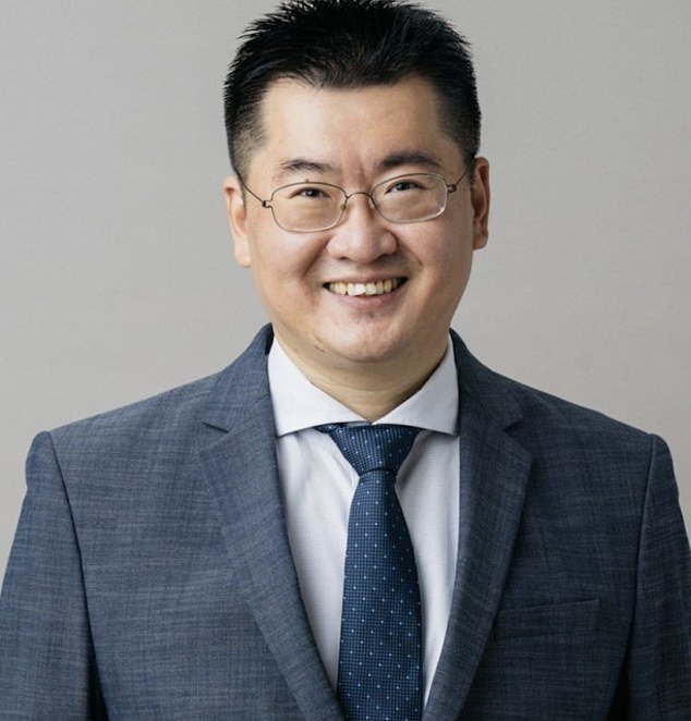 Una empresa australiana está acusada de ejecutar un plan ilegal de devolución de dinero después de que supuestamente obligó a una trabajadora migrante a devolver 23.000 dólares de su salario.