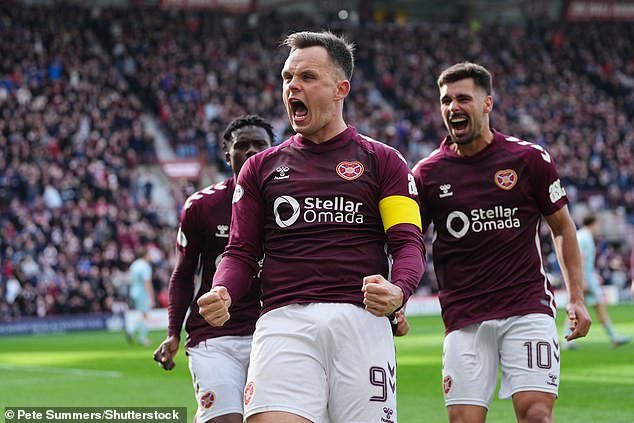 El castillo de Tynecastle contribuye a ayudar a Hearts a dar un paso más hacia la inmortalidad