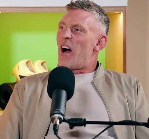 La ex estrella de los Arsenal Invincibles revela que solía vender equipo FALSO de Gucci a sus compañeros de equipo y cuenta la historia del villano David Seaman.