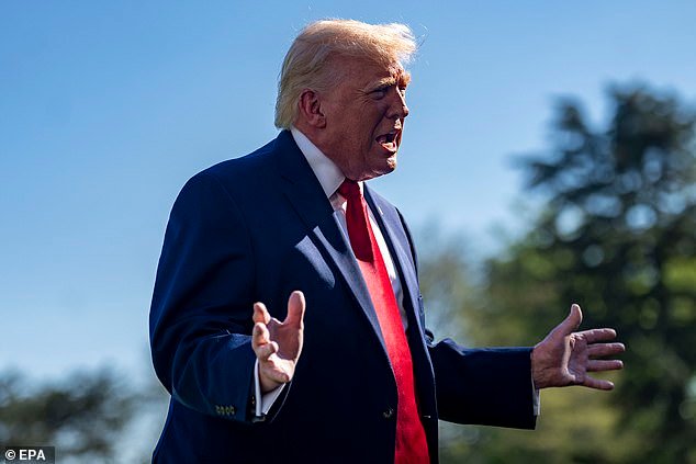 Trump está manteniendo conversaciones de crisis sobre la economía a medida que se intensifica la guerra con Irán, y el presidente admite que los precios de la gasolina no bajarán antes de las elecciones de mitad de período.