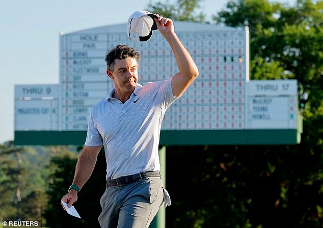 Después de que el reciente escándalo de Tiger Woods amenazara con eclipsar el Masters, Rory McIlroy y compañía demuestran que la vida continúa sin los grandes del juego.