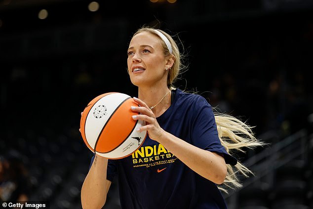 Sophie Cunningham regresa a Indiana Fever y se une a su mejor amiga Caitlin Clark después de que la estrella de la WNBA ingrese a la agencia libre.