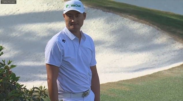 Momento humillante: estrella del golf sufre espectacular colapso en el Masters tras entrar inexplicablemente al agua durante la final de Augusta