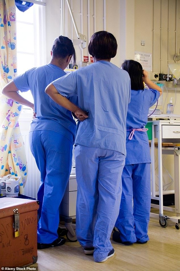 Los fideicomisos del NHS en todo el país ‘planean eliminar 21.000 puestos de trabajo’