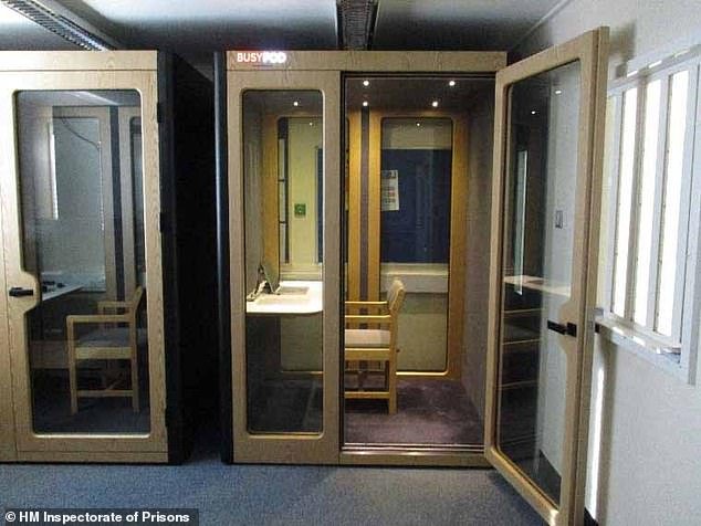 Los pedófilos podrán grabar cuentos para niños tras las rejas en el estudio de podcasts de la prisión