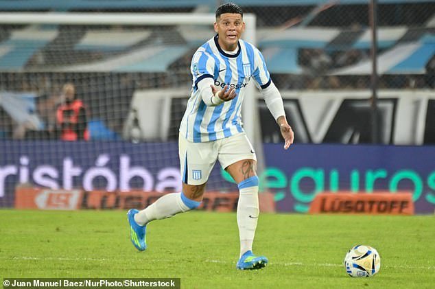 La ex estrella del Manchester United fue expulsado por golpear a un rival en un partido de pesadilla en el que fue responsable del primer gol de los rivales en la derrota por 2-0.