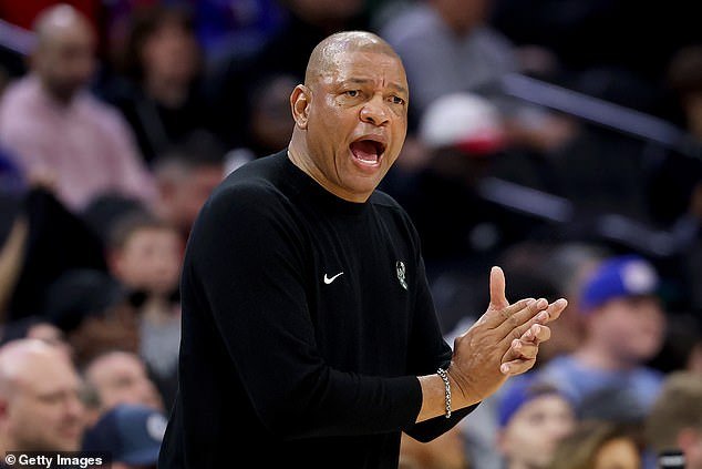 El entrenador de los Bucks, Doc Rivers, deja Milwaukee después de una temporada brutal y dudas sobre el futuro de Giannis Antetokounmpo