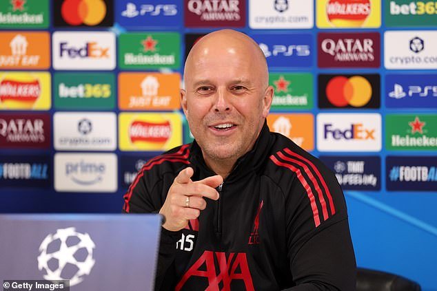 Arne Slot lanza un grito de guerra desafiante mientras el Liverpool busca un milagro en la Liga de Campeones contra el PSG, y el cauteloso Luis Enrique comparte sus temores sobre la ‘trampa’ de Anfield